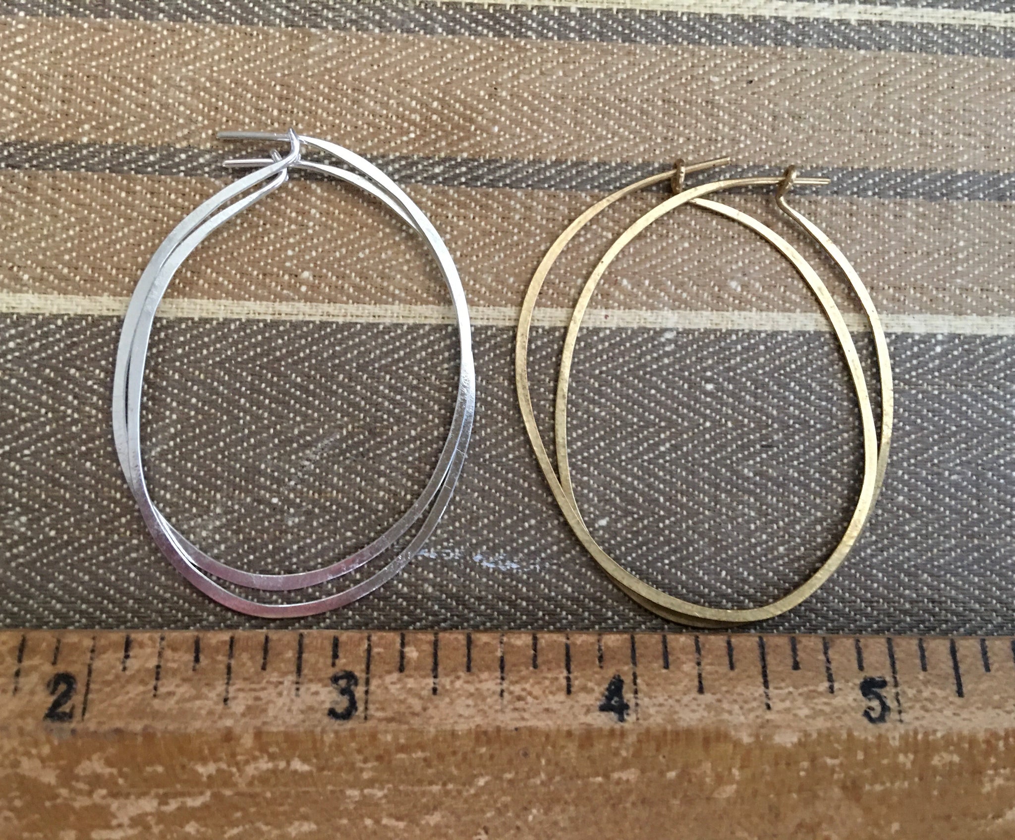 Medium oval lightweight hoops