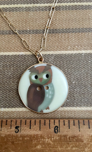 Vintage side eye owl button charm