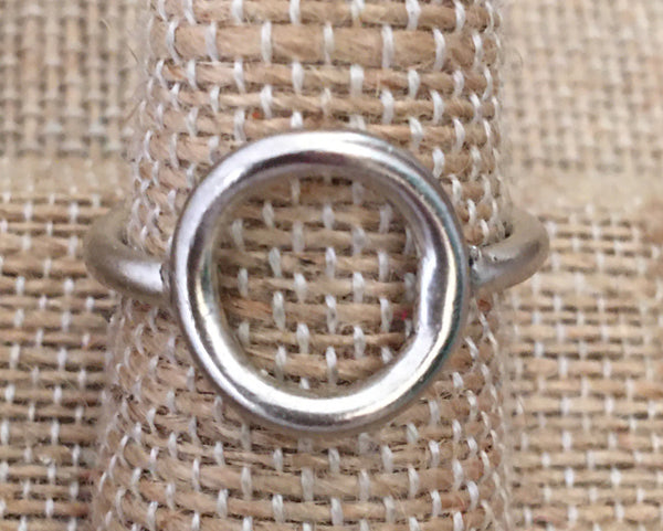 Simple circle ring